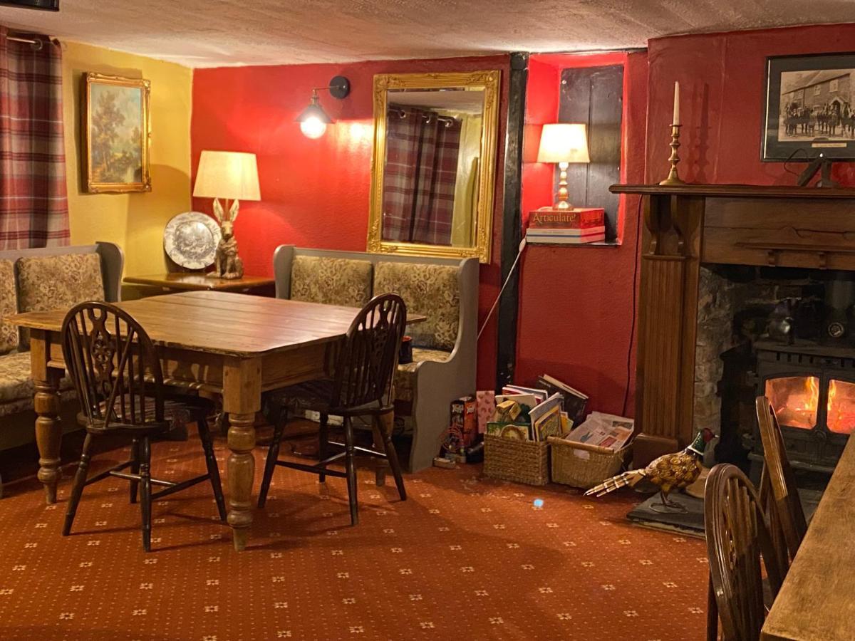 The Carriers Arms Hotell Codford St Mary Exteriör bild